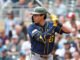 Christian Yelich dari Brewers kembali dari cedera dan sudah berjuang keras