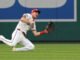 Jacob Young dari Nationals meninggalkan permainan Mets setelah melakukan fastball 93 mph ke tulang rusuk