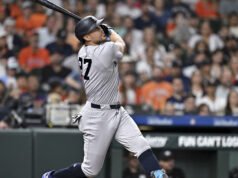 Giancarlo Stanton dari Yankees menyadari Jazz Chisholm Jr meminjam celananya