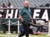 Vic Fangio mengungkapkan rencana pensiun jelang musim 2026