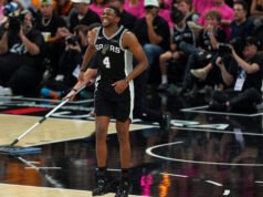Mitch Johnson dari Spurs memposting pembaruan cedera besar pada De’Aaron Fox dan Dylan Harper di Game 4