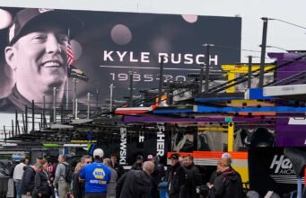 Daniel Suarez mengirimkan pesan yang kuat kepada Kyle Busch setelah Coca-Cola 600