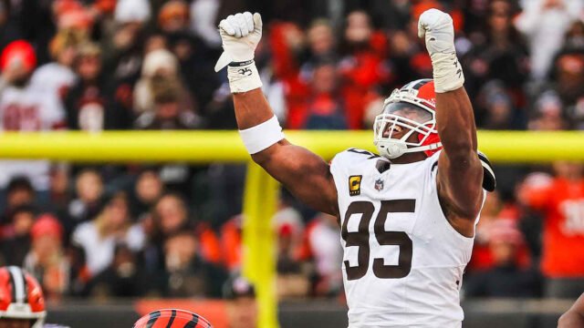 Albert Breer menyebut Eagles, Cowboys sebagai pelamar dagang untuk Myles