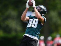 1 Pemain Eagles berisiko kehilangan pekerjaan awal setelah OTA