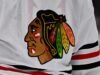 Chicago memberikan penghormatan kepada Dennis Hull setelah kematiannya