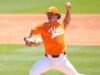 #20/23 Vol jatuh ke East Carolina dalam maraton 14 inning untuk membuka permainan regional