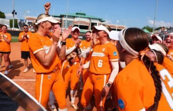 #8 (7) Lady Vols maju ke super regional keempat berturut-turut, ke-15 sepanjang masa