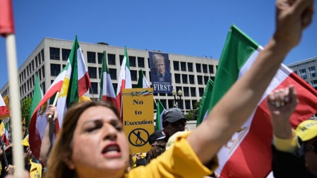 Apa yang akan dilakukan Trump selanjutnya terhadap Iran? : NPR