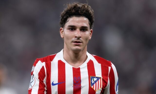 Barcelona mempertimbangkan peningkatan tawaran €135 juta untuk Julian Alvarez setelah