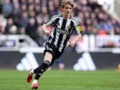 Barcelona mencapai kesepakatan dengan Newcastle senilai £70 juta ditambah bonus untuk Anthony Gordon; pemeriksaan kesehatan minggu ini