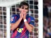 Barcelona tidak terburu-buru memperbarui kontrak striker superstar itu meski kepergian Lewandowski