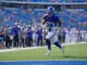 Beruang untuk menandatangani RB Salvon Ahmed, S Anthony Johnson Jr.