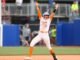 Clarke bermain ekstra melawan Red Raiders No. 4 (11) di Women’s College World Series