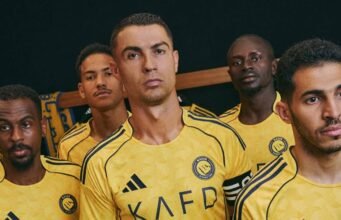Cristiano Ronaldo memimpin peluncuran saat Al Nassr meluncurkan seragam kandang baru 2025/26 yang mempesona