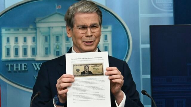 Departemen Keuangan menyiapkan uang kertas $250 dengan wajah Trump di