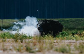 Di hutan pinus Latvia, masa depan drone NATO mulai terbentuk