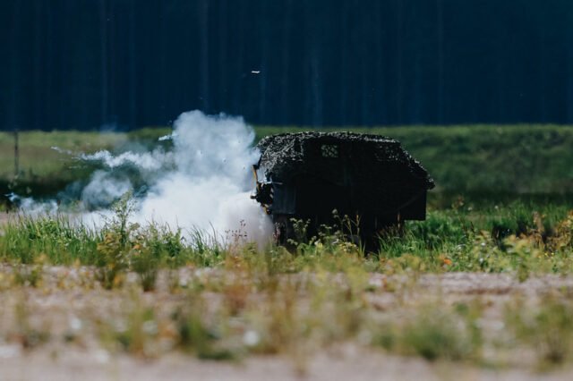 Di hutan pinus Latvia, masa depan drone NATO mulai terbentuk