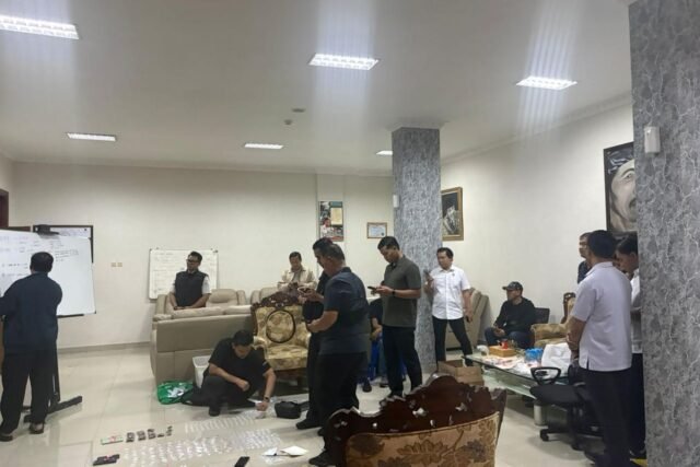 Direktur Lapas Kerobokan diskors setelah penggerebekan narkoba