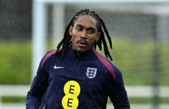 Djed Spence berbicara tentang menjadi pesepakbola Muslim pertama di Inggris