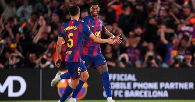 Frenkie de Jong memberikan penilaiannya atas pertanyaan Marcus Rashford