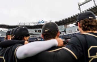 Galeri Foto Turnamen B1G, Game 1 vs. Michigan State – Purdue Boilermakers