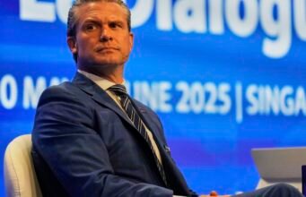 Hegseth mendesak para pemimpin Asia untuk meningkatkan pengeluaran militer melawan Tiongkok: NPR