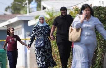 Inilah cara orang tua dapat membantu anak-anak mereka mengatasi penembakan masjid di San Diego: NPR