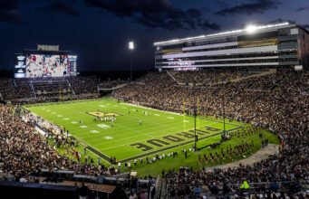 Jumat malam di Ross-Ade: Purdue akan menjadi tuan rumah Washington, 16 Oktober – Purdue Boilermakers