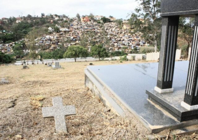 Keluarganya hancur setelah kuburan yang dipesan di pemakaman KZN terkemuka