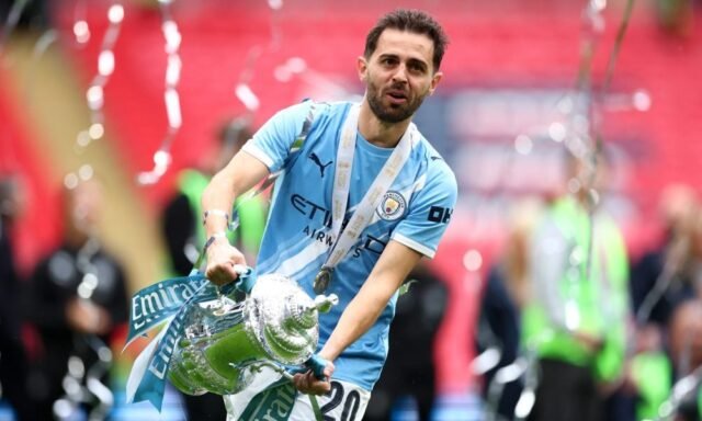 Keputusan Barcelona untuk mengakuisisi agen bebas Portugal bergantung pada dua