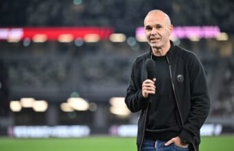 Legenda Barcelona Andres Iniesta akan memulai karir kepelatihannya di Dubai