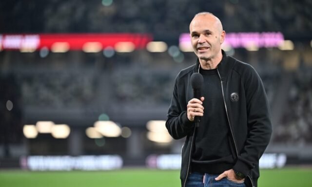 Legenda Barcelona Andres Iniesta akan memulai karir kepelatihannya di Dubai