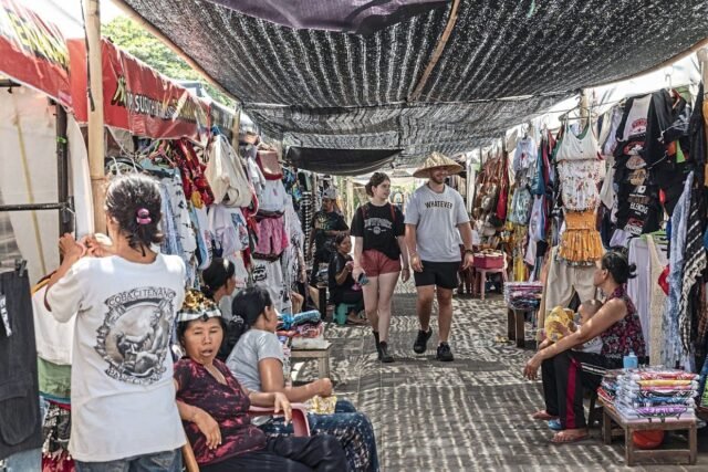 Liburan ke Bali menjadi lebih murah bagi wisatawan asing karena
