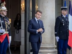 Macron meluncurkan kampanye daur ulang seiring diberlakukannya pajak plastik UE