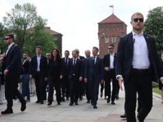 Magyar melakukan perjalanan ke Polandia untuk menghidupkan kembali hubungan dengan Visegrád