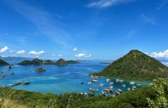 Menjelajahi Labuan Bajo di darat dan laut: rencana perjalanan antar pulau