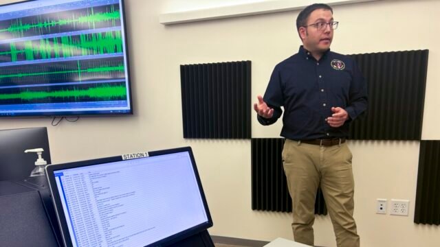 NTSB berupaya menjaga privasi audio kokpit di era AI: NPR