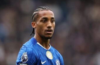 ‘Nah, itulah sepak bola’: Manajer baru Chelsea bungkam tentang masa depan target Barcelona