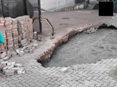 Operasional hotel di Durban dan pantai setempat dilanda luapan limbah