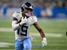 Orang Texas akan menandatangani WR Jha’Quan Jackson