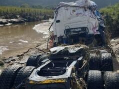 Pencarian putus asa berlanjut untuk pengemudi Durban yang tersapu banjir Cape Town