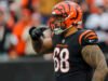 Raksasa menandatangani DT Josh Tupou