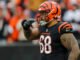 Raksasa menandatangani DT Josh Tupou