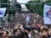 Ribuan orang berkumpul di ibu kota Serbia untuk menyerukan pemilu