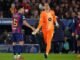 Ruang ganti Barcelona kini bisa menjadi milik veteran tak terduga setelah keluarnya Lewandowski