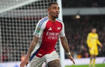 Sang juara merayakan gelar setelah mengalahkan Eagles