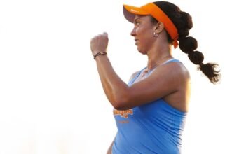 Scott mendapatkan penghargaan single ITA All-America