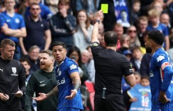Spurs dan Chelsea bertemu dalam kekacauan dalam derby London yang beracun