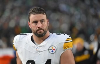 Steelers menandatangani kembali DL Dean Lowry