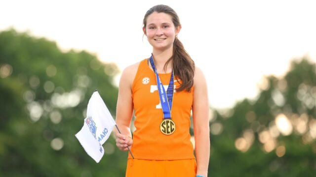 Tennessee memenangkan kejuaraan SEC dengan enam penampilan podium